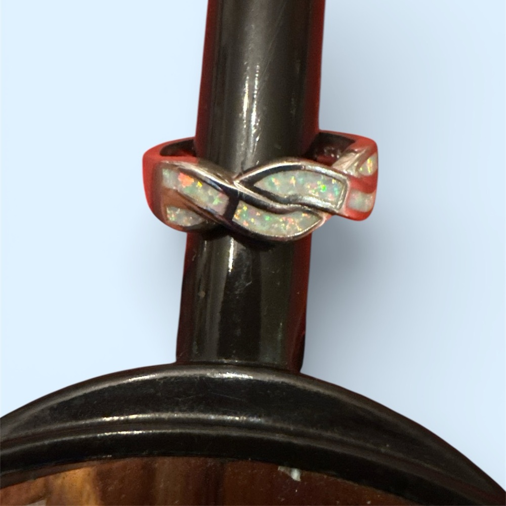 Sterling Silver ring with Opal inlay